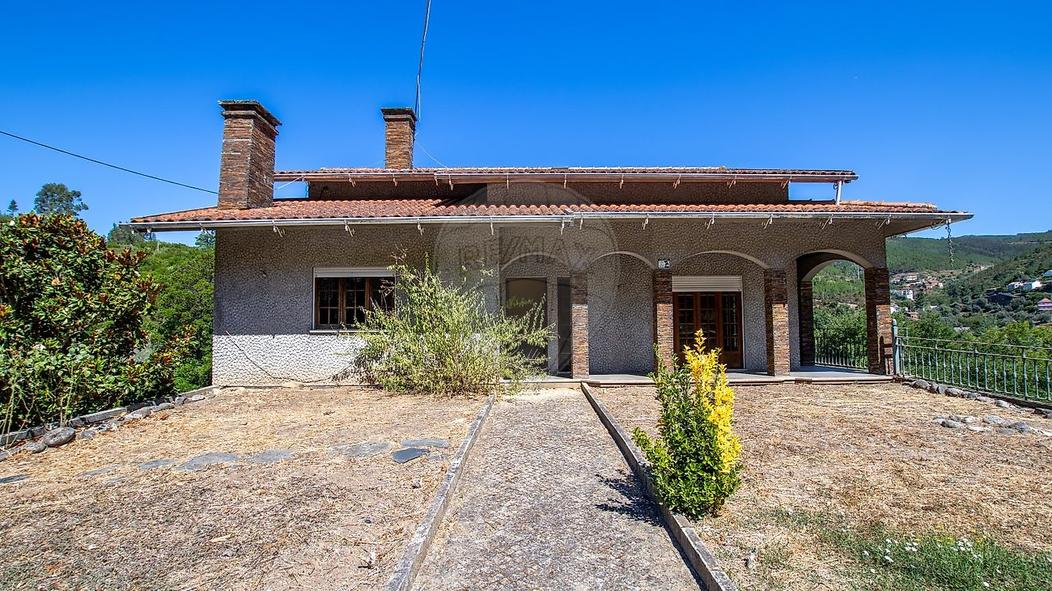 4 غرف نوم منزل في Seia, Portugal رقم 237991