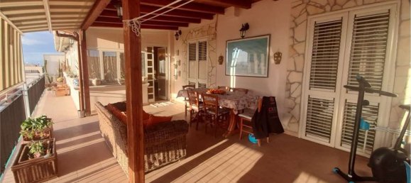 5 rooms Penthouse in Syracuse, Italy No. 242868 4