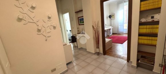 3 bedrooms Apartment in Turin, Italy No. 370868 8