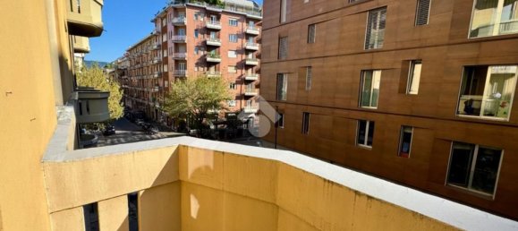 3 bedrooms Apartment in Turin, Italy No. 370868 10