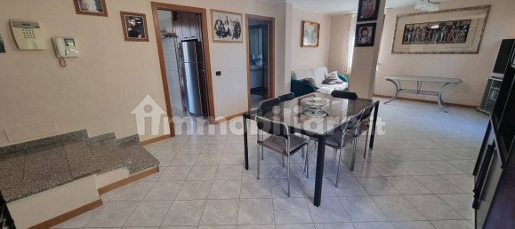 3 Schlafzimmer Wohnung in Limbiate, Italy, Nr. 341499 3