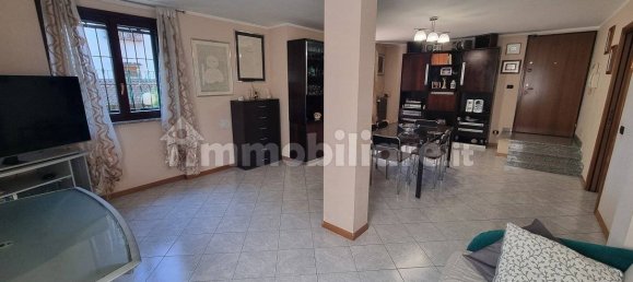3 Schlafzimmer Wohnung in Limbiate, Italy, Nr. 341499 6
