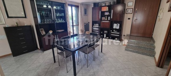 3 Schlafzimmer Wohnung in Limbiate, Italy, Nr. 341499 7