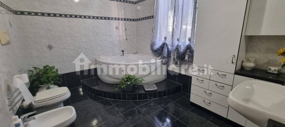3 Schlafzimmer Wohnung in Limbiate, Italy, Nr. 341499 26
