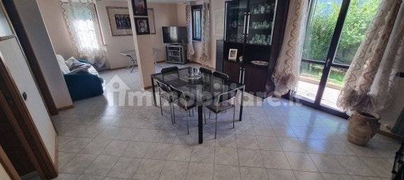 3 Schlafzimmer Wohnung in Limbiate, Italy, Nr. 341499 2