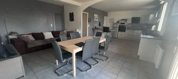 Casa de 3 dormitorios en Orne, France No. 297355 3