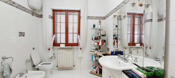 Casa de 11 habitaciónes en Fermo, Italy No. 128542 9