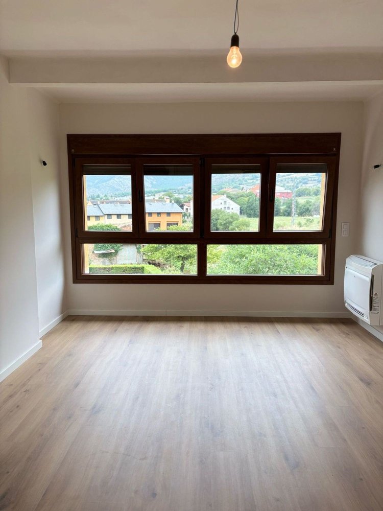 3 bedrooms Apartment in Lleida, Spain No. 254143