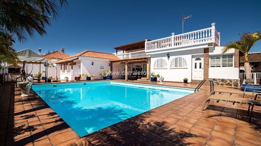 5 bedrooms Villa in San Bartolome De Tirajana, Spain No. 61416