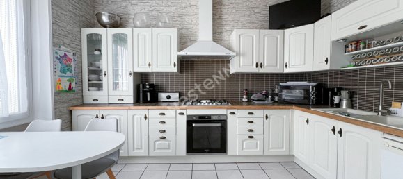 3 bedrooms House in Angers, France No. 281254 4