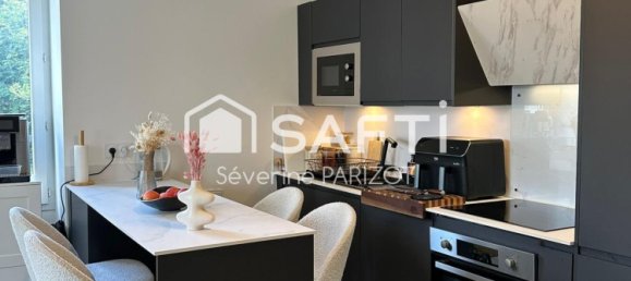 Studio in Charge, France, Nr. 326878 2