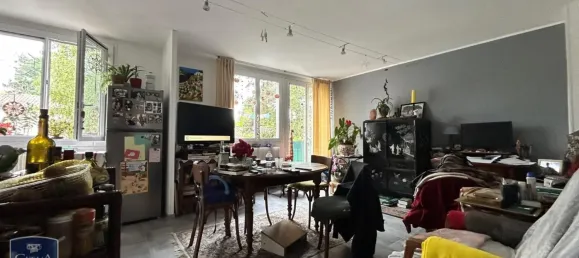 3-salle Appartement à Tournus, France No. 279905 6