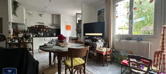 3-salle Appartement à Tournus, France No. 279905 4