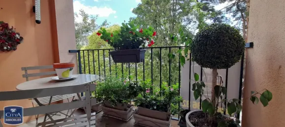 3-salle Appartement à Tournus, France No. 279905 10