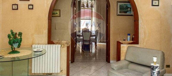 4 bedrooms Apartment in Catania, Italy No. 64762 5