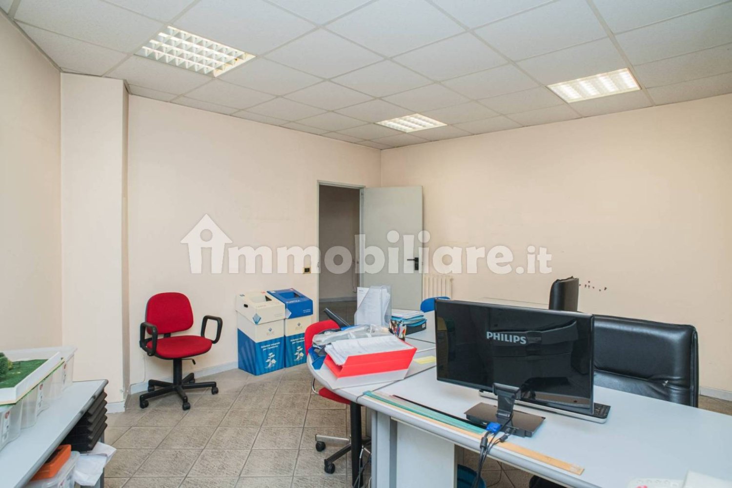 Oficina de 5 habitaciónes en Rome, Italy No. 160670