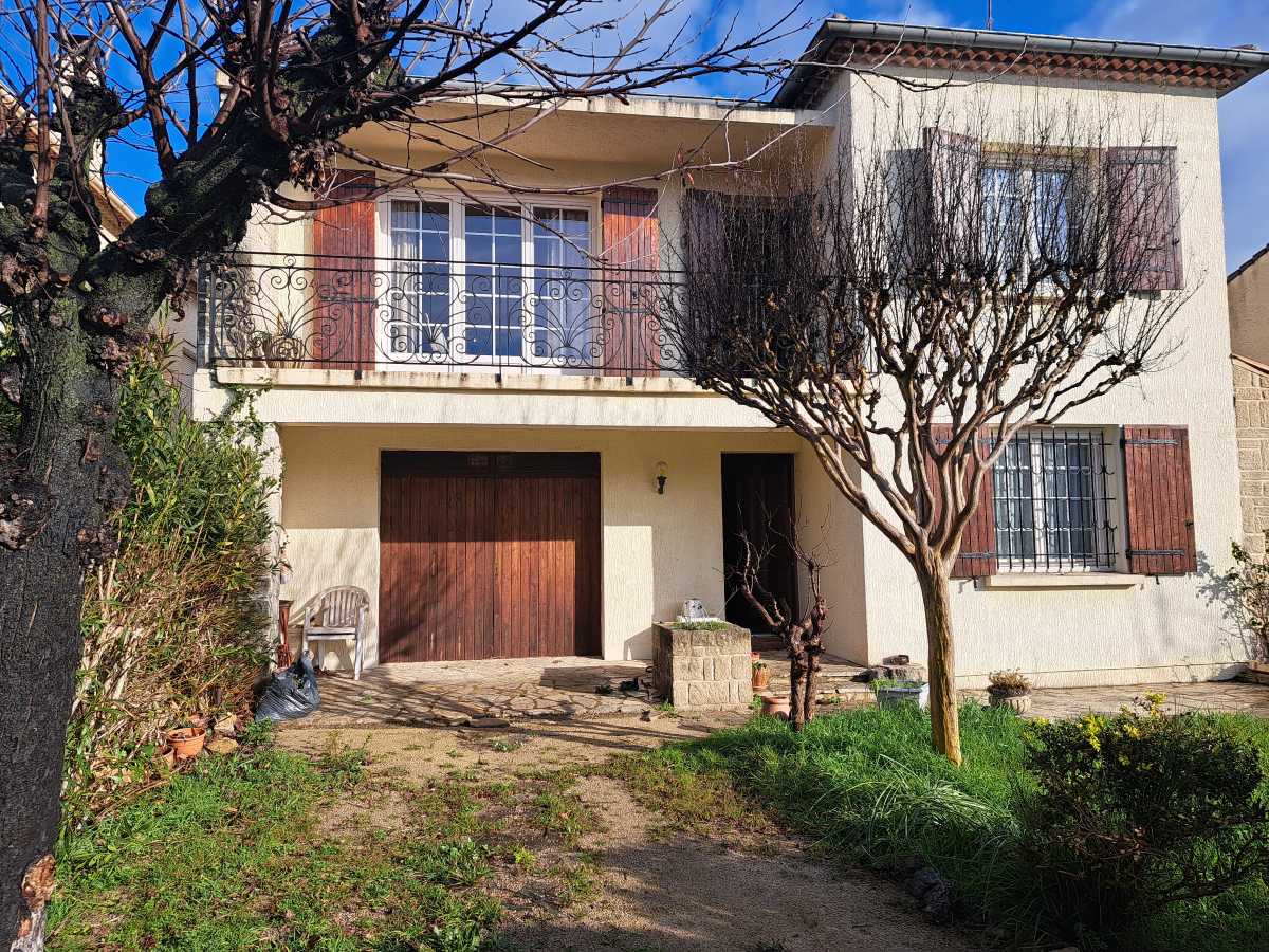 2 bedrooms House in Avignon, France No. 192999