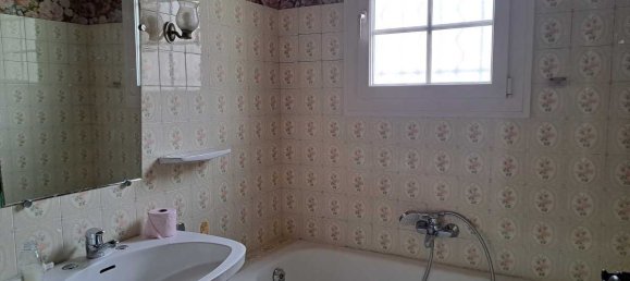 2 bedrooms House in Avignon, France No. 192999 10