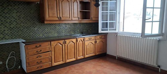 2 bedrooms House in Avignon, France No. 192999 9