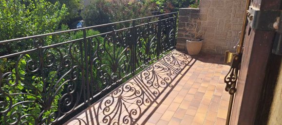 2 bedrooms House in Avignon, France No. 192999 5