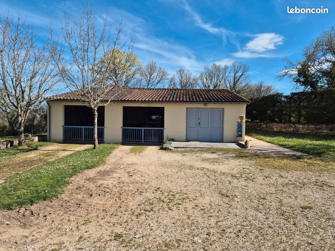 Terreno en Lot, France No. 289010