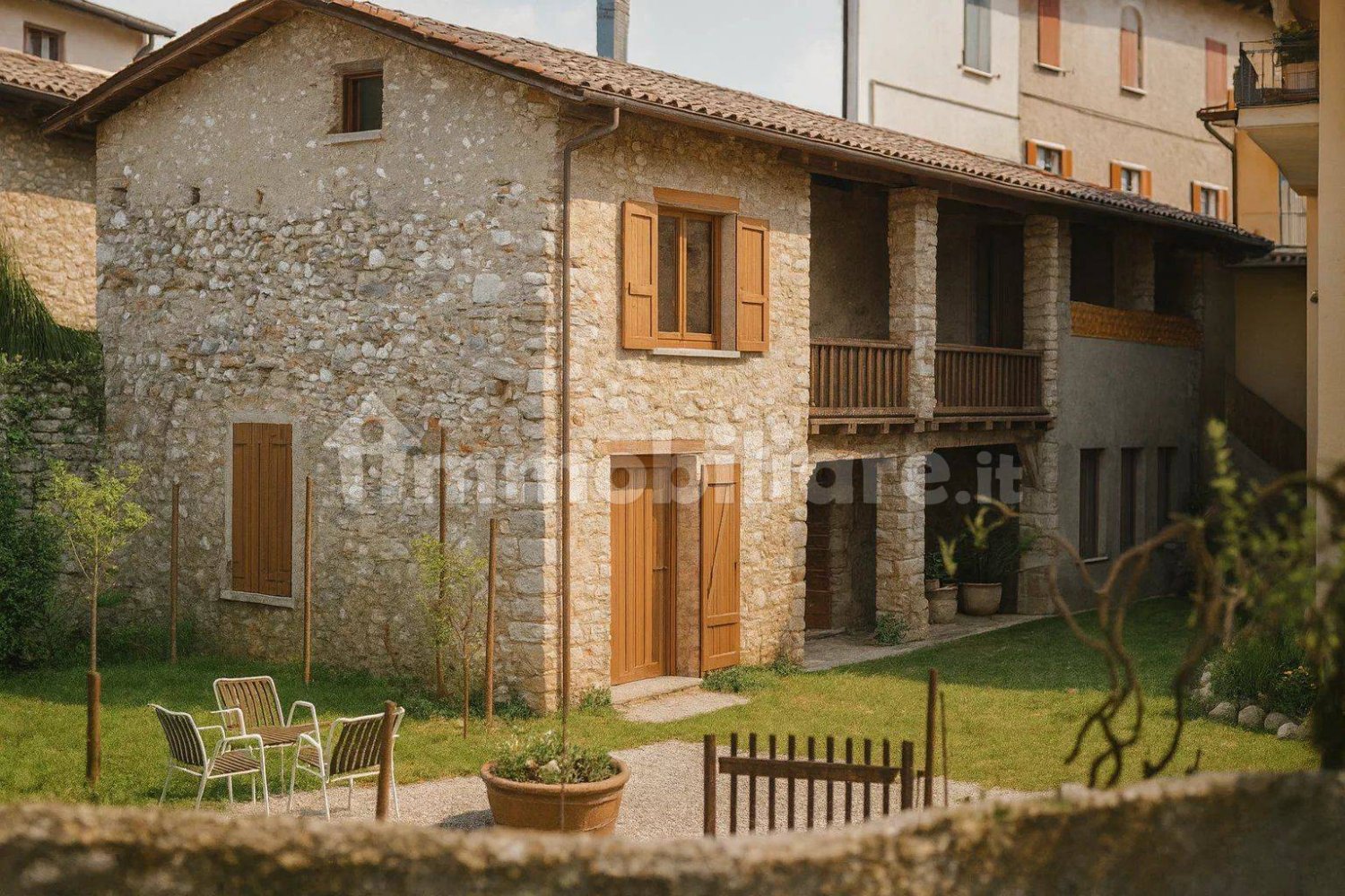 Casa de 4 dormitorios en Salò, Italy No. 285584