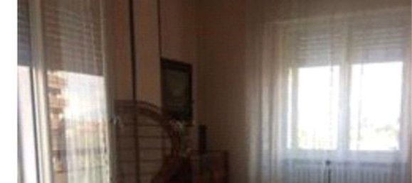 2-salle Appartement à Cinisello Balsamo, Italy No. 70703 15