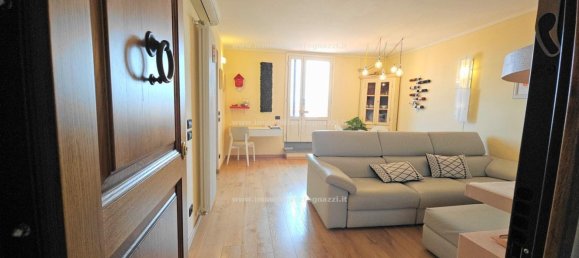 3 rooms Apartment in Certaldo, Italy No. 297860 11