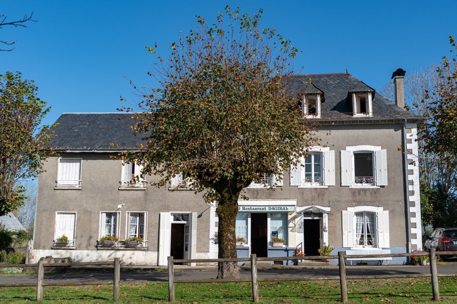 15 bedrooms House in Saint-Bonnet-de-Salers, France No. 192362