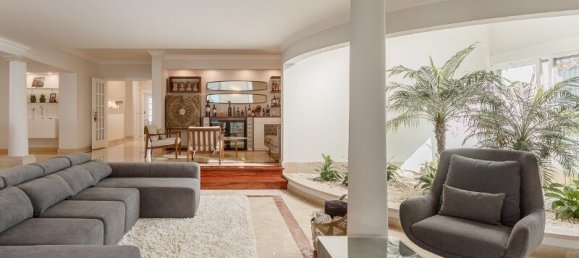 6 bedrooms Villa in Cascais, Portugal No. 319747 2