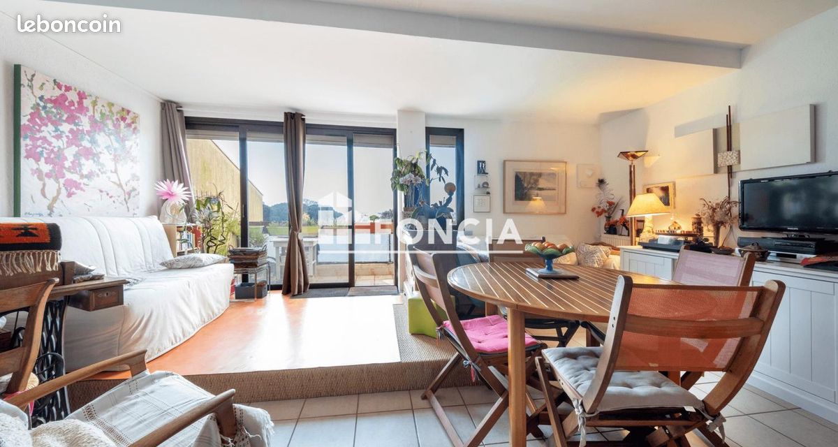 2 chambres Appartement à La Rochelle, France No. 103215