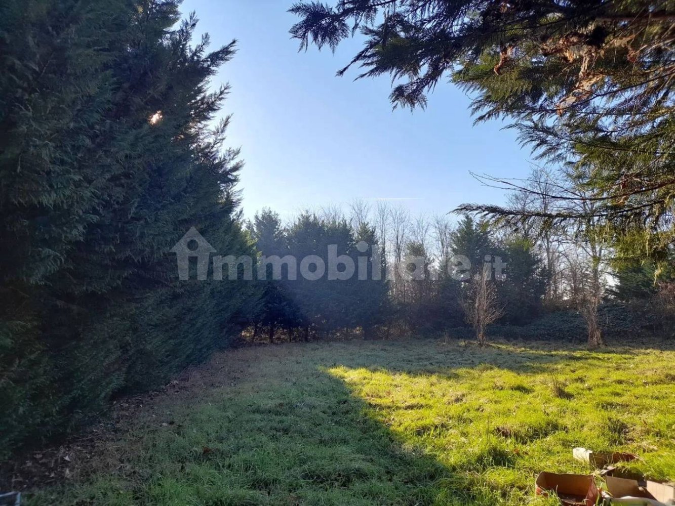 Terreno em Mantua, Italy 1400 m² N.º 355702