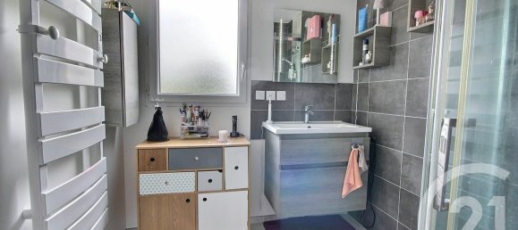 5 chambres Maison à La Chapelle-Saint-Martin-en-Plaine, France No. 323943 14