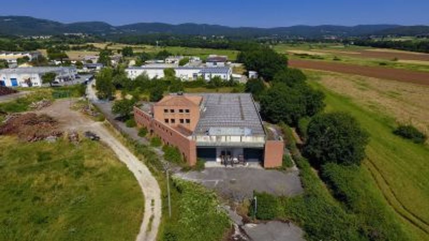 3 rooms Warehouse in Sovicille, Italy No. 179001