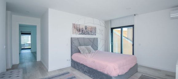 5 bedrooms House in Porto Salvo, Portugal No. 43028 48