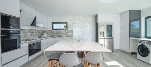 5 bedrooms House in Porto Salvo, Portugal No. 43028 40