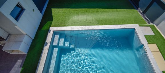 5 bedrooms House in Porto Salvo, Portugal No. 43028 9