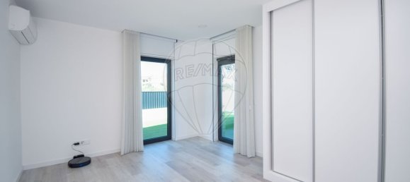 5 bedrooms House in Porto Salvo, Portugal No. 43028 43