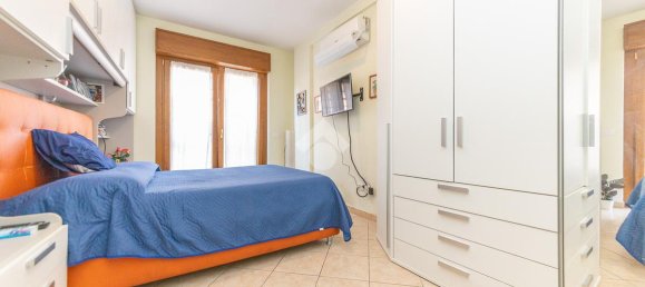 3 rooms Apartment in Rome, Italy No. 83385 12