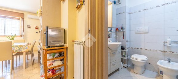 3 rooms Apartment in Rome, Italy No. 83385 7
