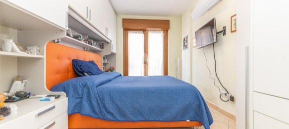 3 rooms Apartment in Rome, Italy No. 83385 10