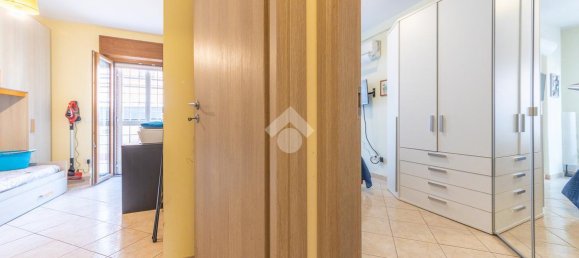 3 rooms Apartment in Rome, Italy No. 83385 8