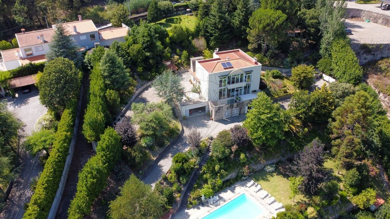 Casa de 4 dormitorios en Amarante, Portugal No. 27573