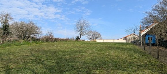 Grundstück in Chateau-Guibert, France, Nr. 99866 3