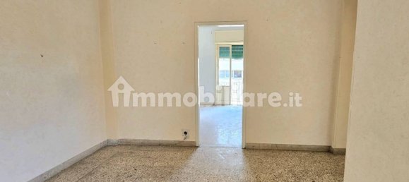 2 bedrooms Apartment in Messina, Italy No. 305865 2