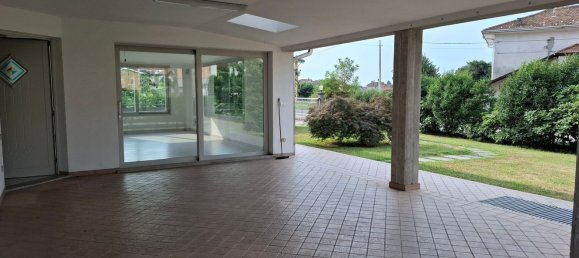 13 bedrooms Villa in Gozzano, Italy No. 379019 7