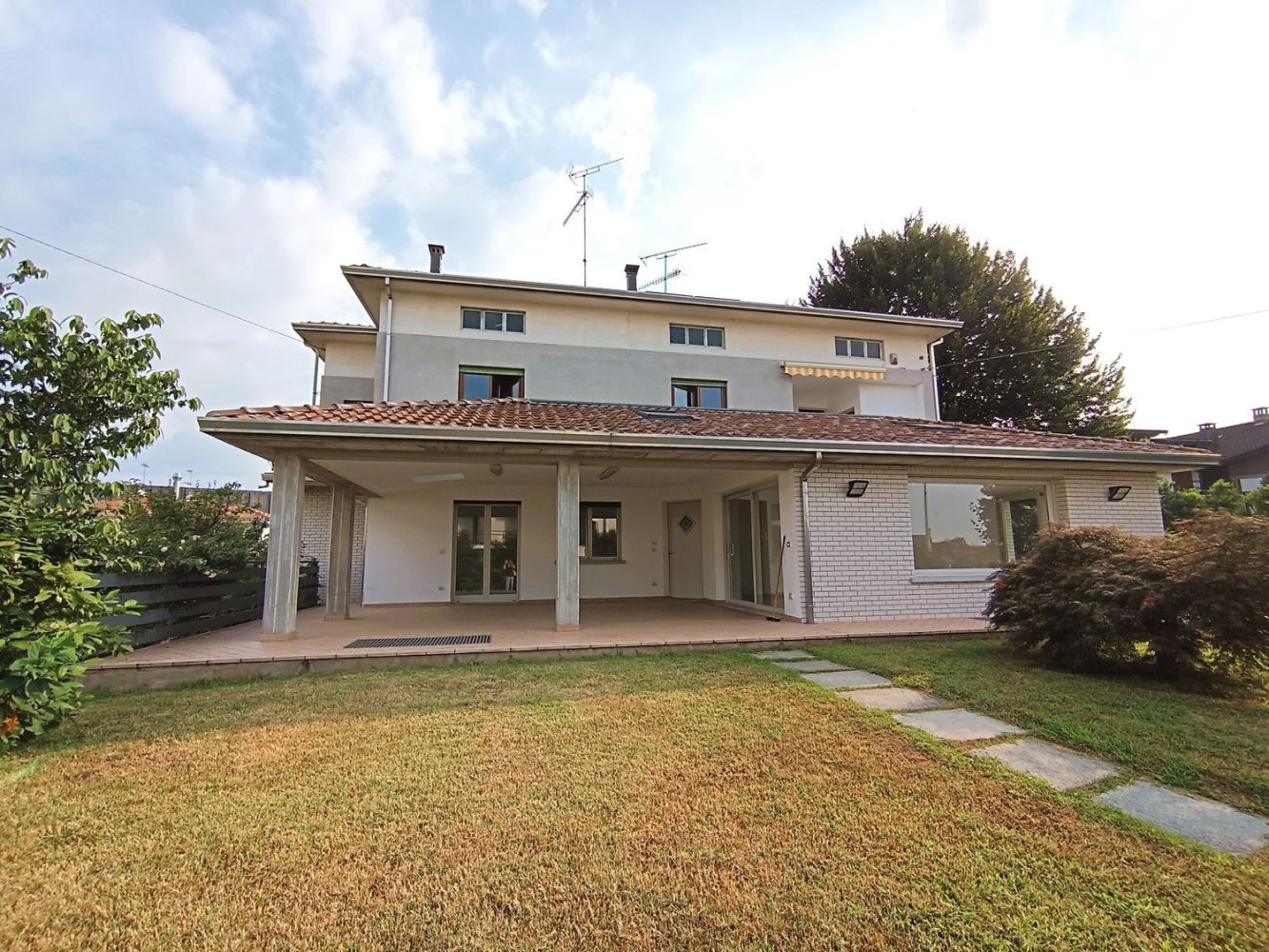 13 bedrooms Villa in Gozzano, Italy No. 379019