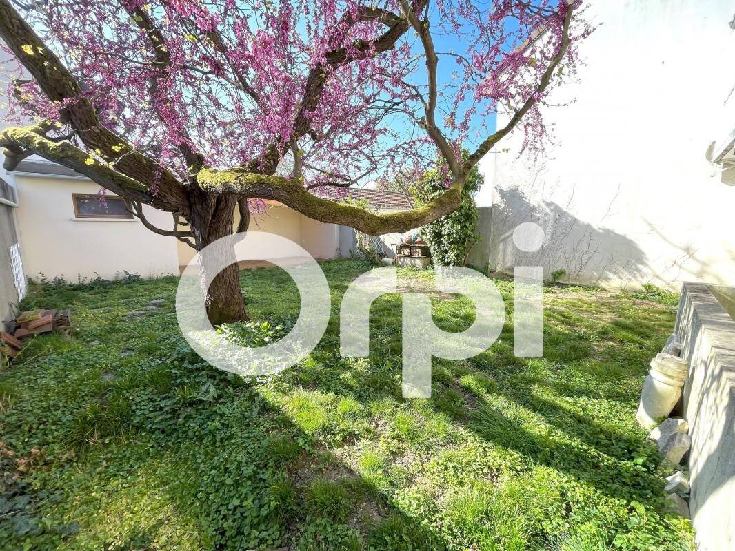 5 bedrooms House in Antony, France No. 149299