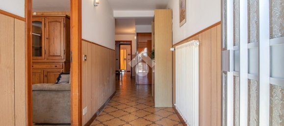 4 bedrooms Villa in Ravenna, Italy No. 297387 4