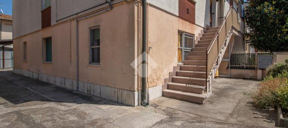 4 bedrooms Villa in Ravenna, Italy No. 297387 3